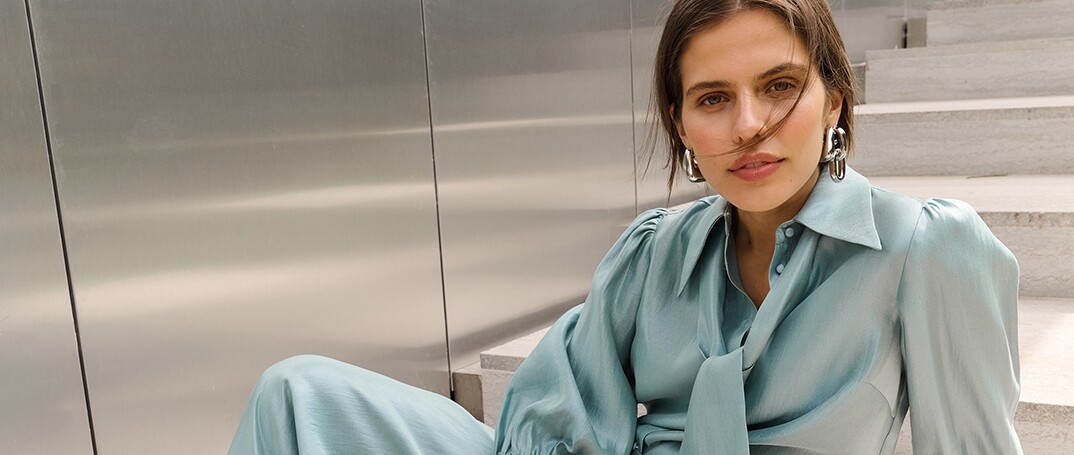 Trend Alert: Cropped, Pinstripe & Embroidery Blouses voor een Stijlvolle Upgrade