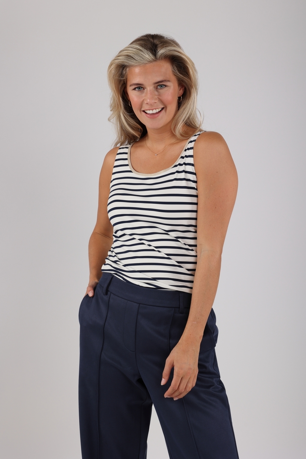 Nukus Juba Singlet Stripe Tops En Singlets 219 Offwhite/navy