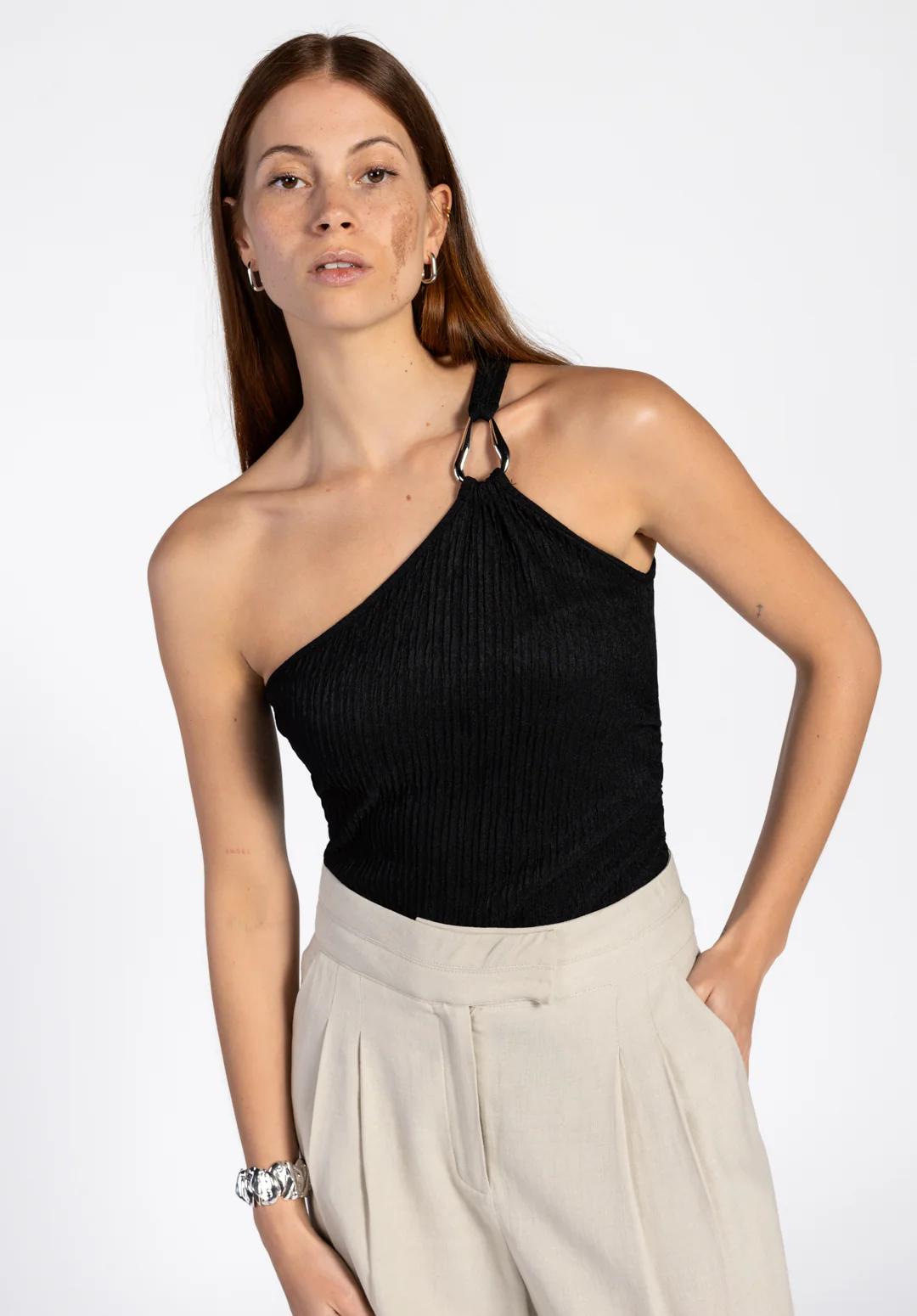 Aaiko Dyani Structure Pes 564 Tops En Singlets 900 Black