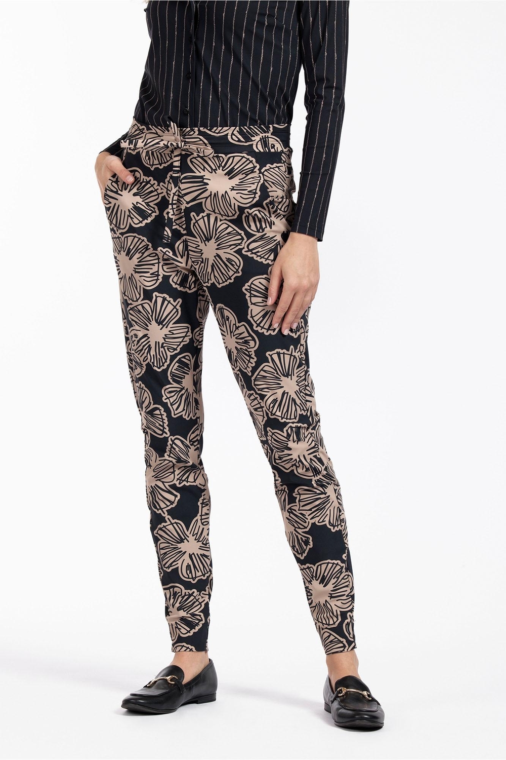 Studio Anneloes Stairdown Flower Trousers 12451 Broek 9022 Black/latte