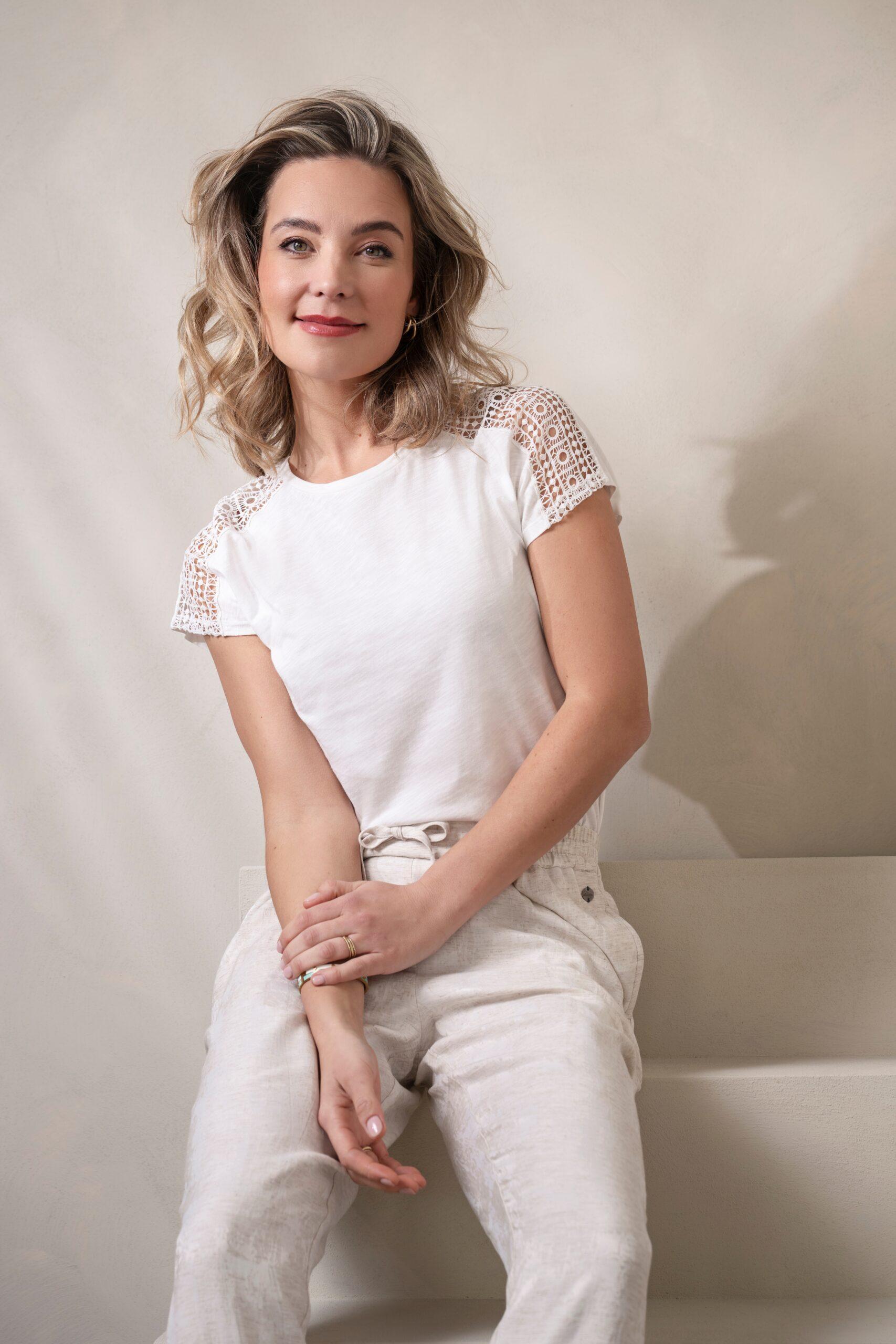Elvira Casuals Top Nina E2 25-031 T-shirt Korte Mouw 15 Off White