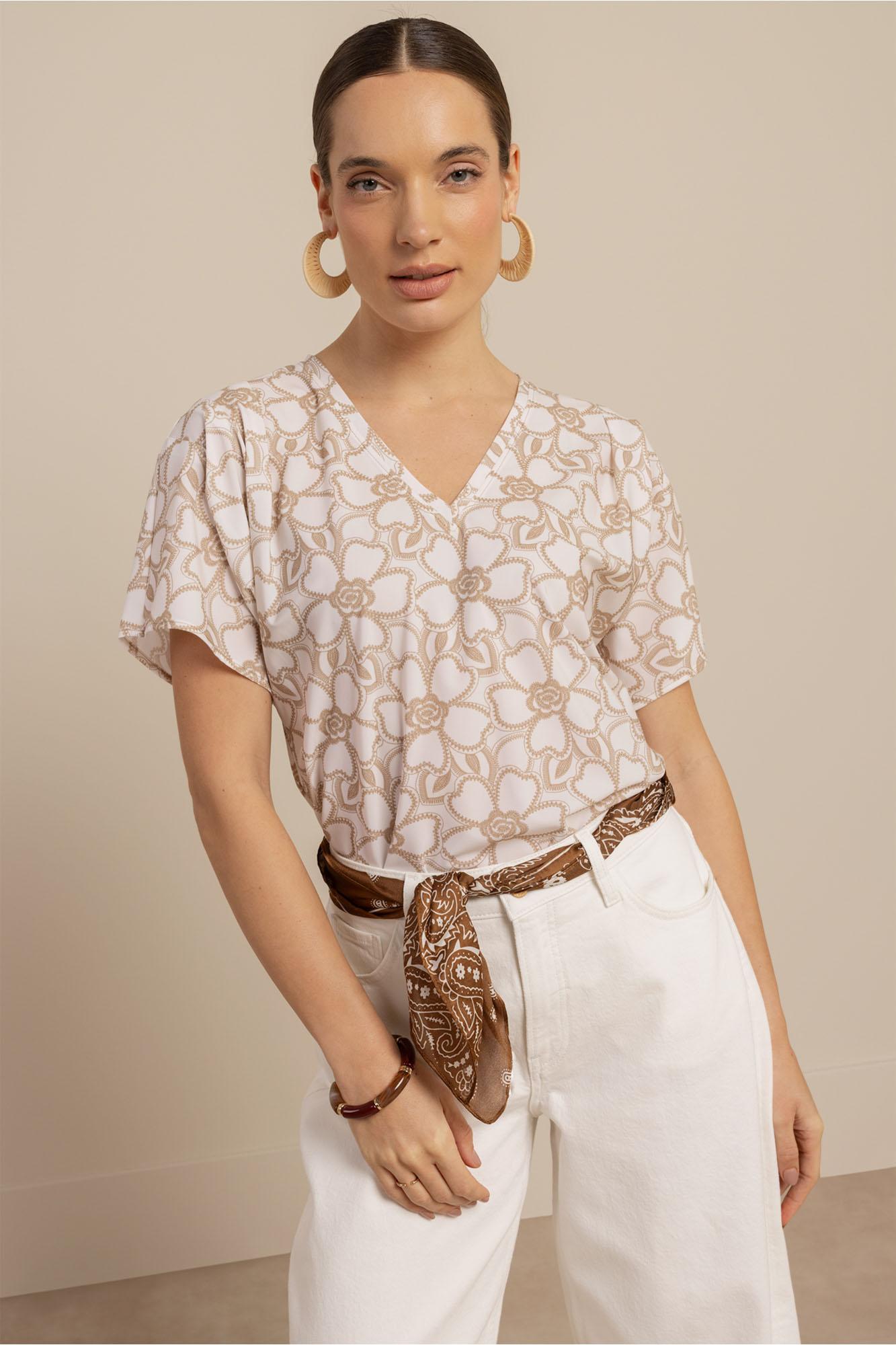 Studio Anneloes Viola Broderie Top 13887 T shirt Korte Mouw 1722 Ecru latte