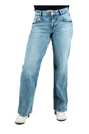 ETIQUETT ESSENTIALS ETIQUETT ESSENTIALS hannah Mom Jeans humble