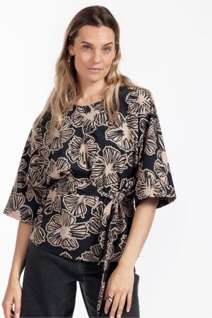 Studio Anneloes Studio Anneloes iren flower top 12452 T-shirt Korte mouw 9022 black/latte