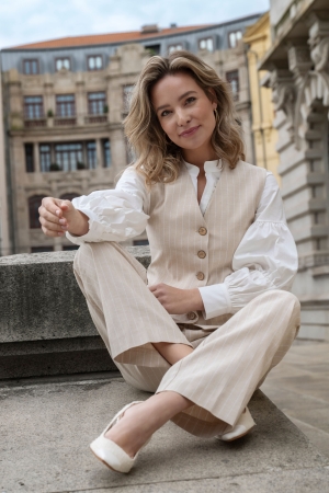 Elvira Casuals Elvira Casuals gilet jody e1 25-046 Gilets 344 creme pin stripe