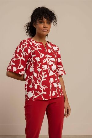 Studio Anneloes Studio Anneloes cyra flower top 13659 T-shirt Korte mouw 4013 ruby red/ecru