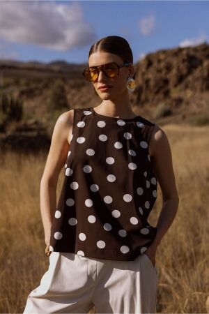 Studio Anneloes Studio Anneloes jilian dot top 13933 Tops en Singlets 8717 espresso/ecru