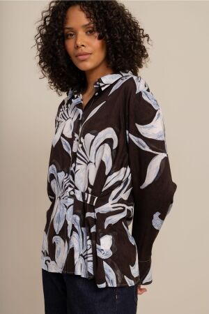 Studio Anneloes Studio Anneloes aylin satin flower blouse 14132 Blouse 6087 sky blue/espresso