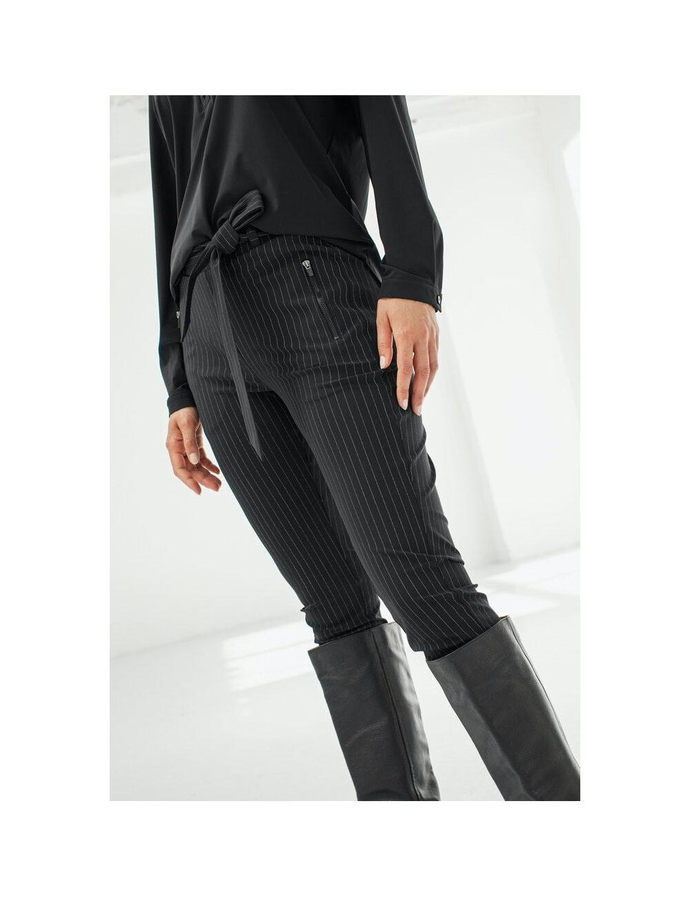 emotioneel Spanning verraden Studio Anneloes margot pinstripe trousers 94745 Broek 9011 black/off white  | Expresswear.nl