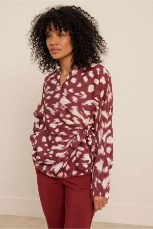 Studio Anneloes Studio Anneloes faye vneck top 14361 T-shirt Lange mouw 3914 red wine/kit