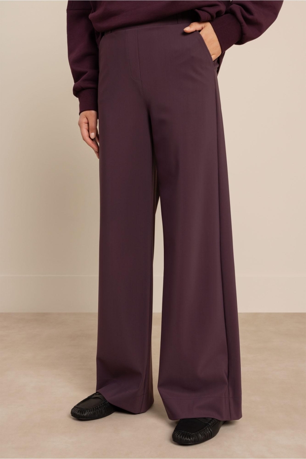 Studio Anneloes Lexie bonded trousers 14204 4800 aubergine