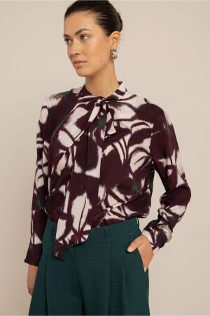 Studio Anneloes Studio Anneloes tony flower top 14235 T-shirt Lange mouw 9997 multi color